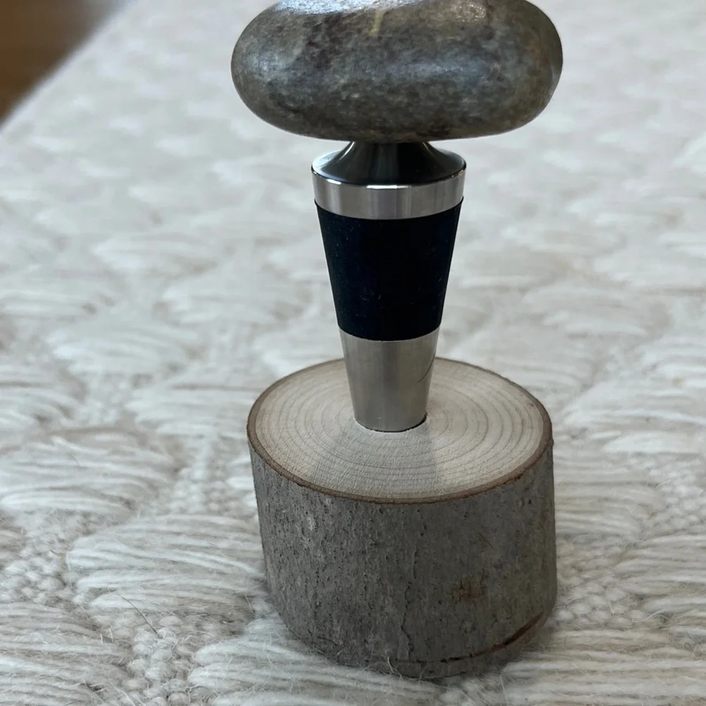 NWOT Stone and Metal Wine Bottle Stopper